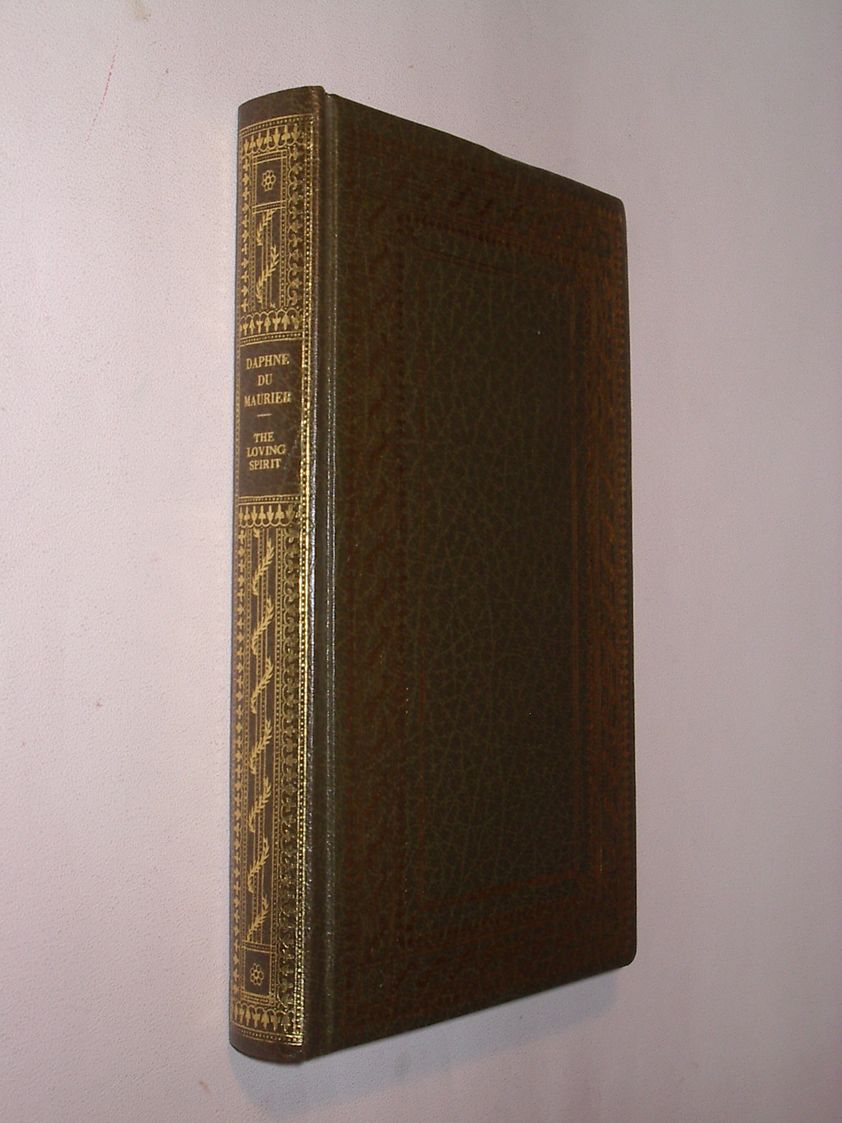 The Loving Spirit Daphne du Maurier Heron Books 1982