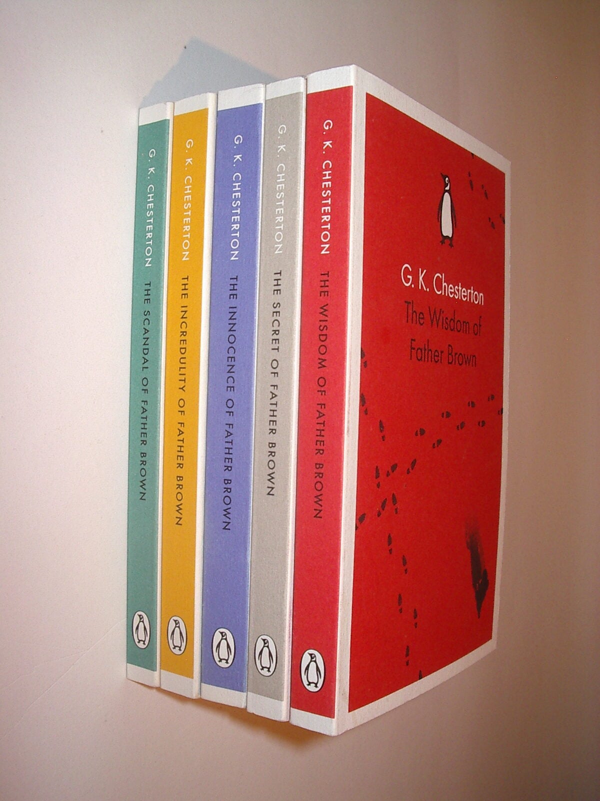 Father Brown 5 Book Collection G.K. Chesterton Penguin Classics - Image 2